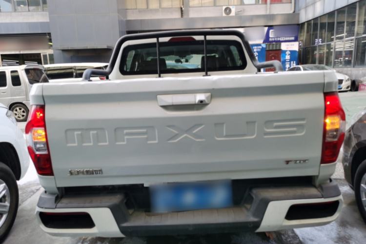 Used SAIC MAXUS T70 2020 2.0T Gasoline Manual Two-Wheel Drive Elite Version Standard Box High Ground Clearance
