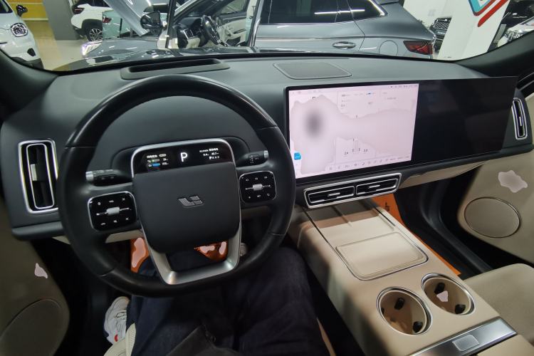 Used Li Auto L8 2023 Pro Model
