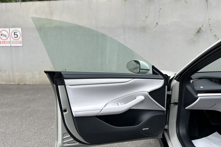 Used  SU7 2024 Rear-Drive Long-Range Intelligent Driving Version
