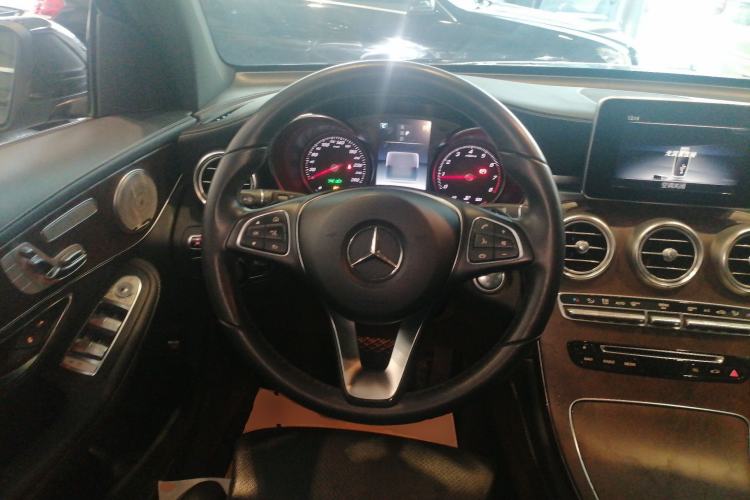 Used Mercedes-Benz GLC 2016 GLC 300 4MATIC Dynamic Model