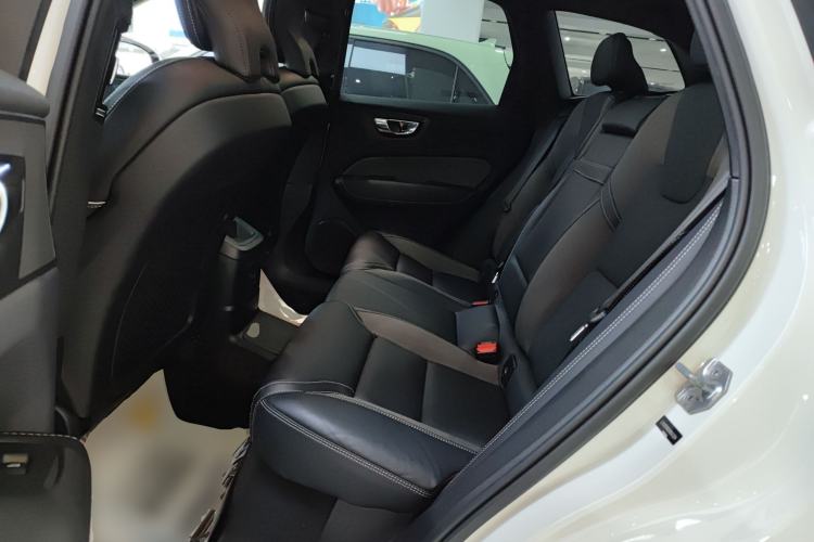 Used Volvo XC60 New Energy 2022 T8 Plug-in Hybrid All-Wheel Drive Zhiyuan Sport Edition
