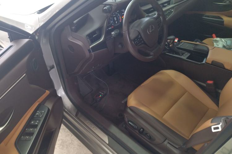 Used Lexus ES 2020 200 Excellence Edition