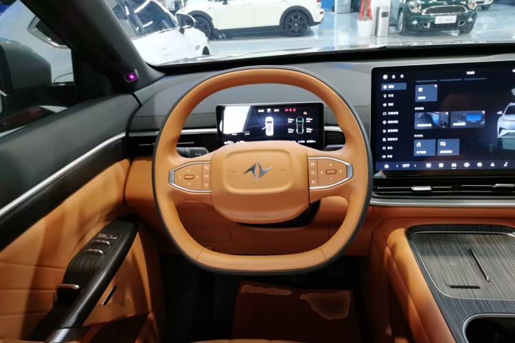 Used  eπ008 2025 210Max Range-Extended Version 5 Seats