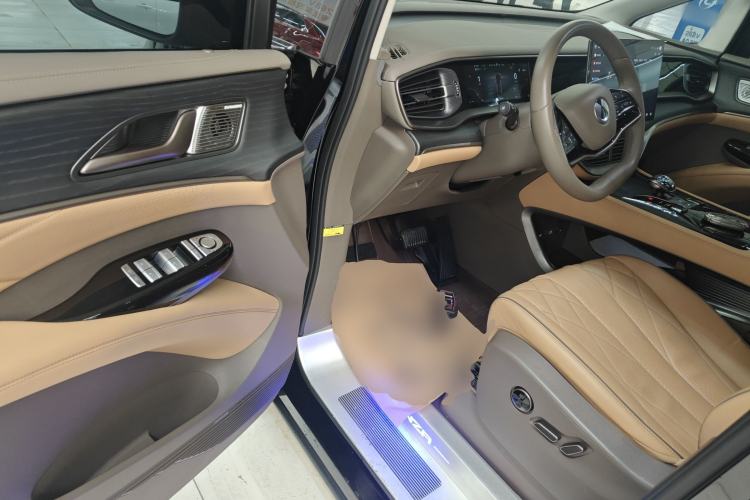 Used Denza D9 2022 DM-i 970 Four-Wheel Drive Prestige Model