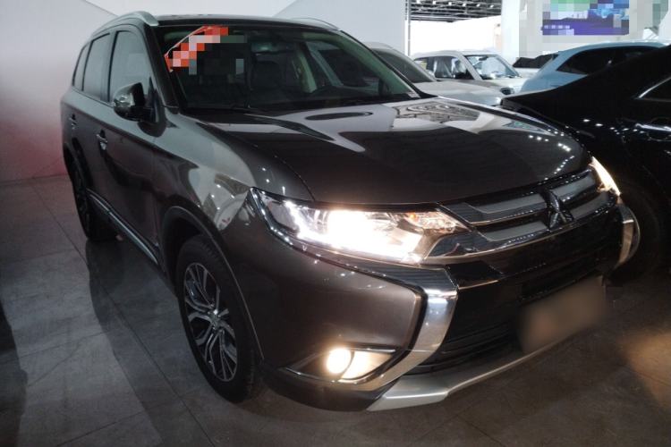 Used Mitsubishi Outlander 2018 2.0L Two-Wheel Drive Glory Edition 5 Seats