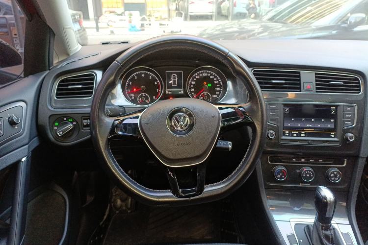 Used Volkswagen Golf 2017 230TSI Automatic Comfort Edition – Celebrating Milestone of One Million Units
