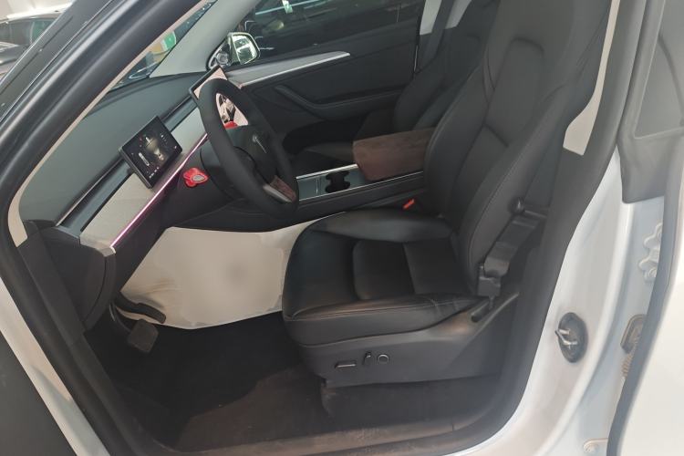 Used Tesla Model Y 2024 Long-Range All-Wheel-Drive Version