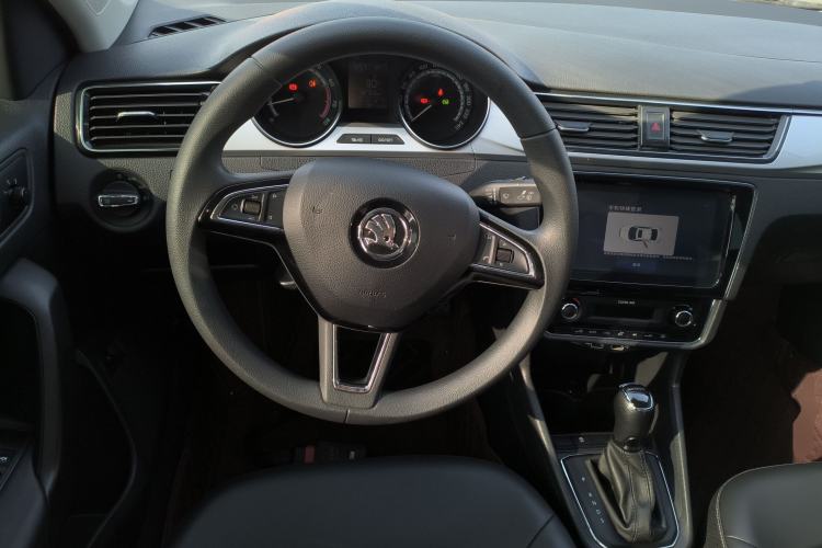 Used Skoda Rapid 2020 1.5L Automatic Comfort Edition
