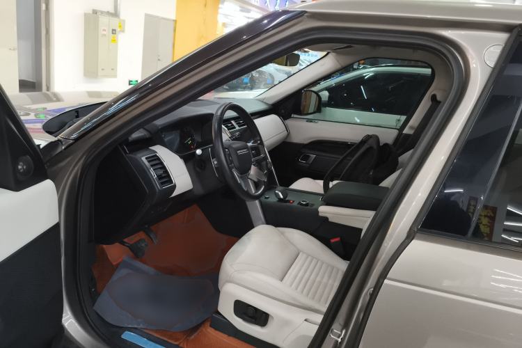 Used Land Rover Discovery 2023 300PS S