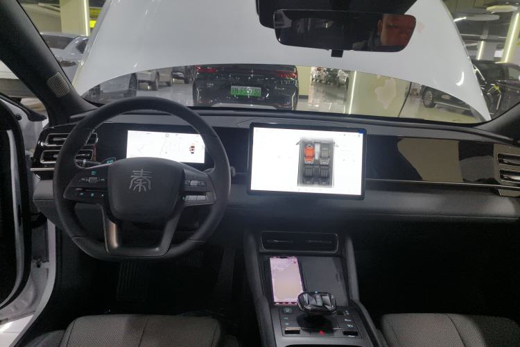 Used BYD Qin L 2025 DM-i Smart Drive 120KM Superior Model
