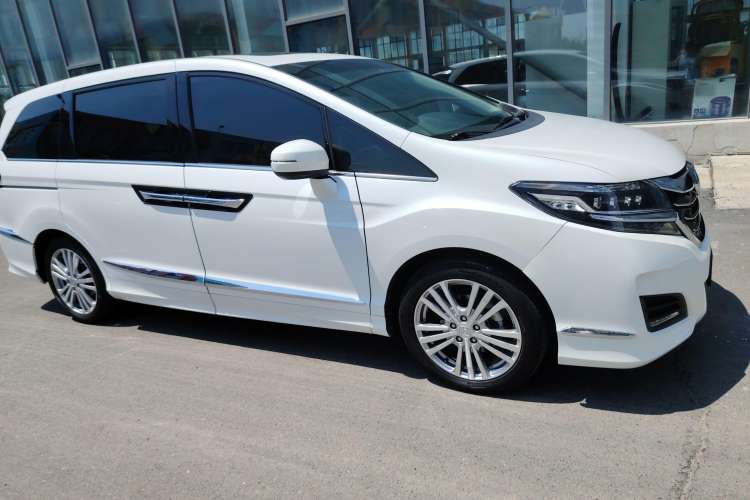 Used Honda Elysion 2016 2.4L Luxury Edition
