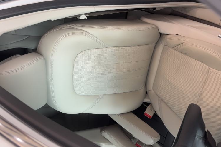 Used Buick GL8 2023 ES Lu Zun Comfort Model
