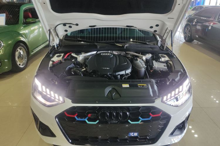 Used Audi A4L 2022 40 TFSI Luxury Dynamic Model