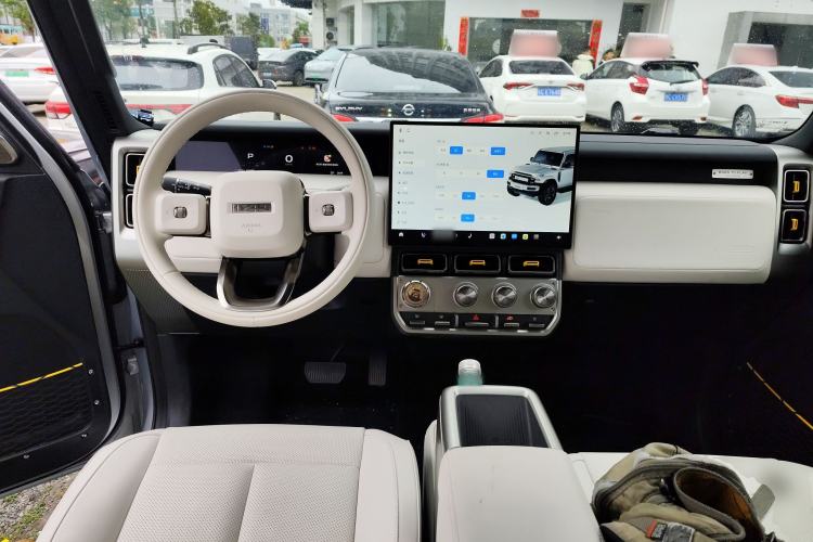 Used iCAR V23 2025 401 Two-Wheel Drive Intelligent Driving Version
