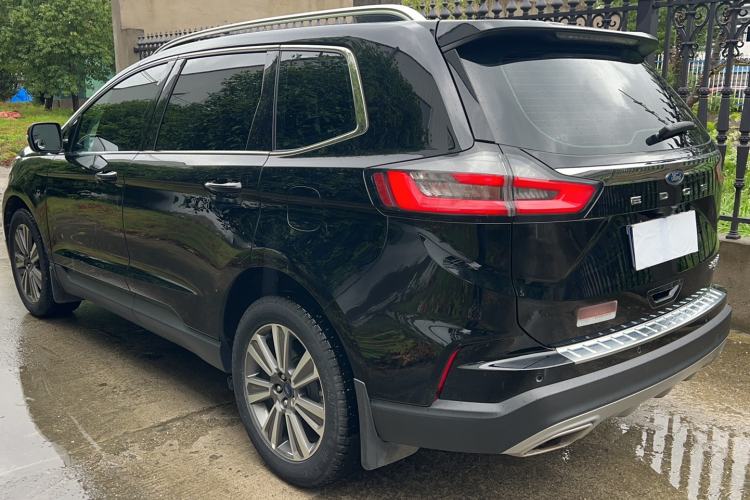 Used Ford Edge 2022 PLUS EcoBoost 245 Four-Wheel Drive Platinum Edition 7-Seater
