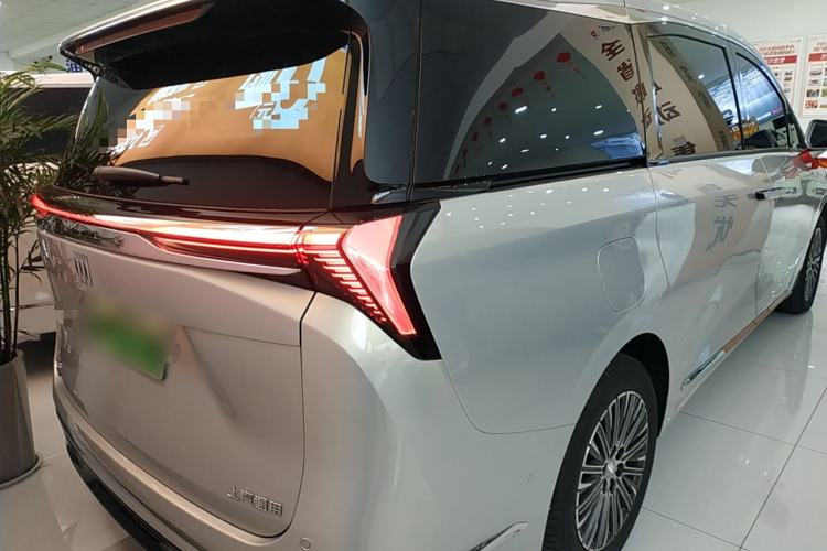 Used Buick GL8 New Energy 2024 Lu Zun Luxury Edition 7-Seater
