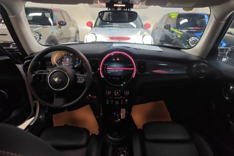 Used  MINI 2022 1.5T COOPER Classic Edition
