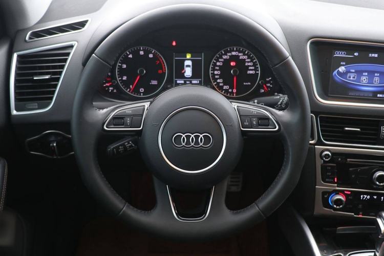 Used Audi Q5 2017 Plus 40 TFSI Technology Model
