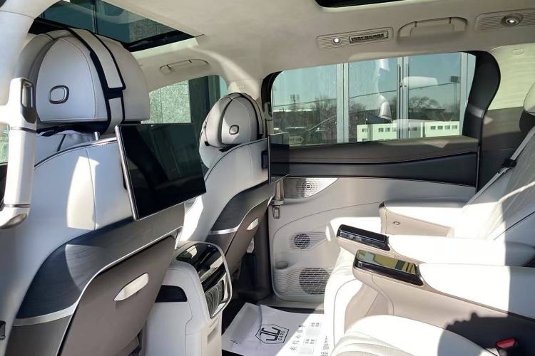 Used Denza D9 2022 DM-i 970 Four-Wheel Drive Flagship Model
