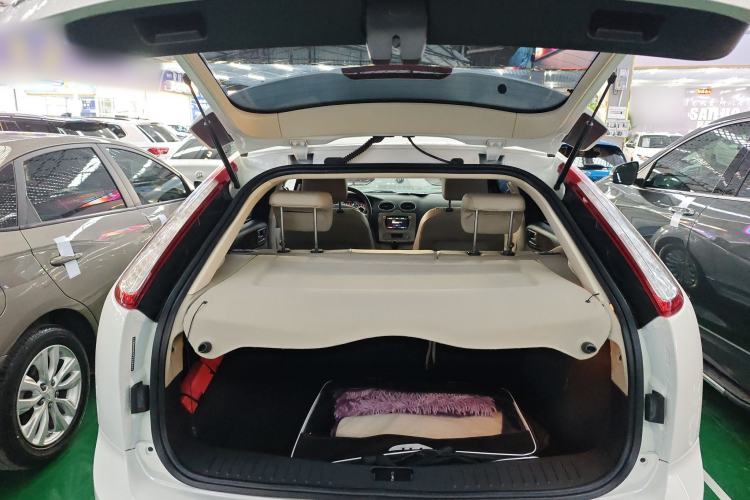 Used Ford Focus 2013 Hatchback Classic 1.8L Automatic Fashion Edition
