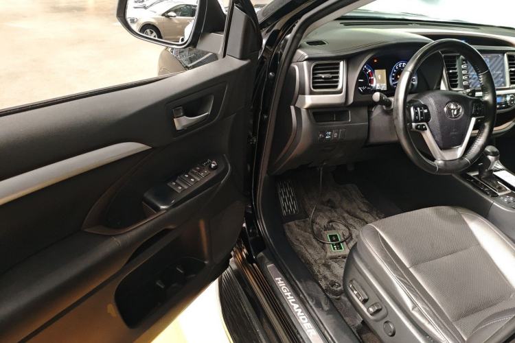 Used Toyota Highlander 2015 2.0T Four-Wheel Drive Luxury Edition 7-Seater
