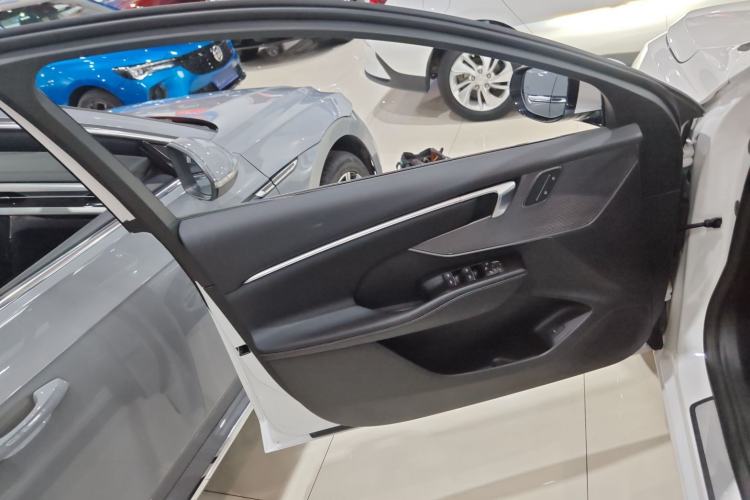 Used Buick LaCrosse 2023 Restyled 25T Cross-Country Edition
