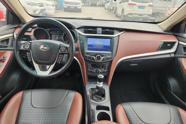 Used BYD G5 2014 1.5TI Manual Flagship Edition
