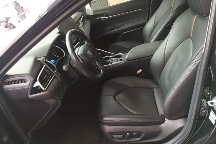 Used Toyota Camry 2021 2.0G Luxury Edition
