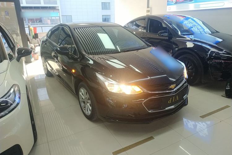 Used Chevrolet Cruze 2018 320 Automatic Pioneer Sunroof Edition
