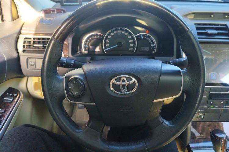 Used Toyota Camry 2015 2.0G Premier Edition
