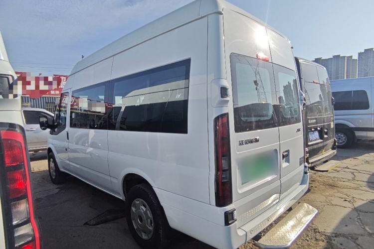 Used JMC Fushun 2023 2.0T Manual Mid-Drive Mid-Roof Commercial Multi-Purpose 7-Seater Passenger Vehicle