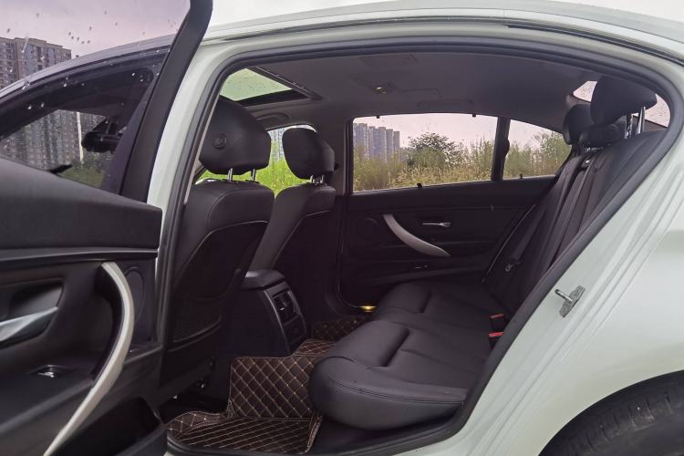 Used BMW 3 Series 2016 320Li Ambition Model
