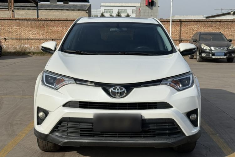 Used Toyota RAV4 2019 2.0L CVT Two-Wheel Drive Pioneer Edition China V Standard
