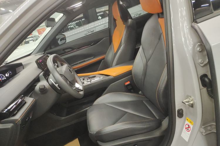 Used Changan UNI-V 2022 1.5T Prestige Version
