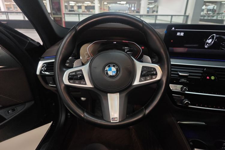 Used BMW 5 Series 2021 Facelifted 530Li Leading Edition M Sport Package
