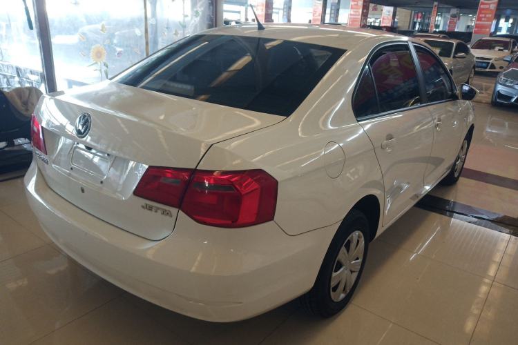 Used Volkswagen Jetta 2015 1.6L Automatic Fashion Model