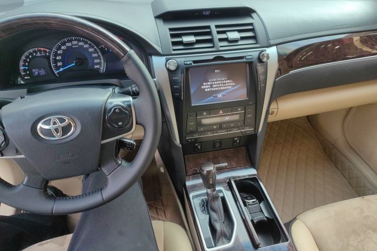 Used Toyota Camry 2016 2.5G 10th Anniversary Deluxe Navigation Edition
