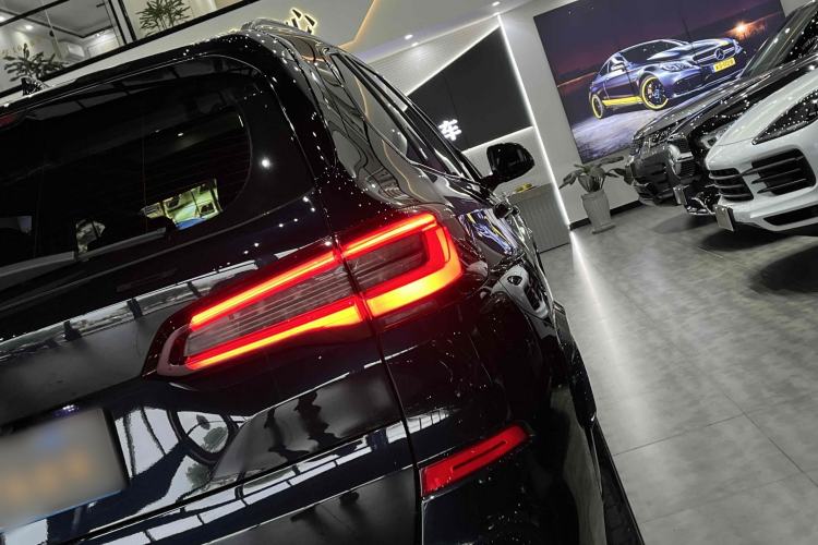 Used BMW X5 2022 xDrive 30Li M Sport Package