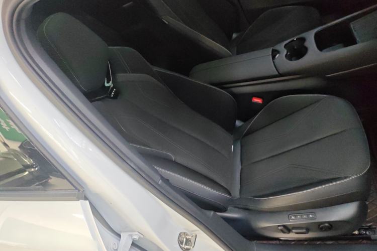 Used Volkswagen ID.UNYX 2024 Pro Long-Range Version