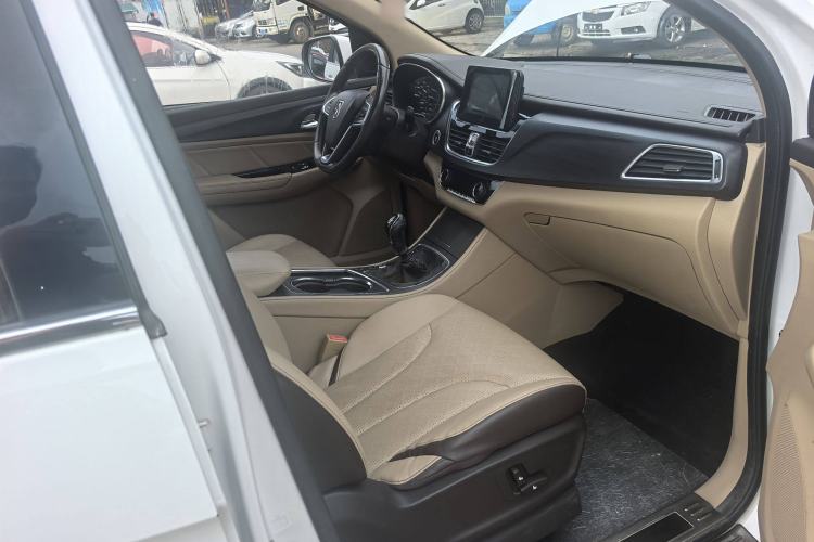 Used Baojun 730 2017 1.5T Manual Zhishang Model 7 Seats China V Emission Standard
