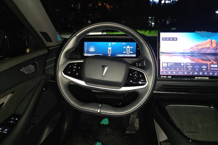 Used  SL03 2023 200Max Range-Extended Version
