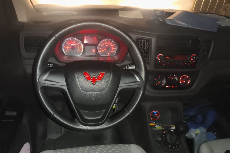 Used Wuling Hongguang V 2022 1.5L Jingqu Edition Electric-Assist LAR
