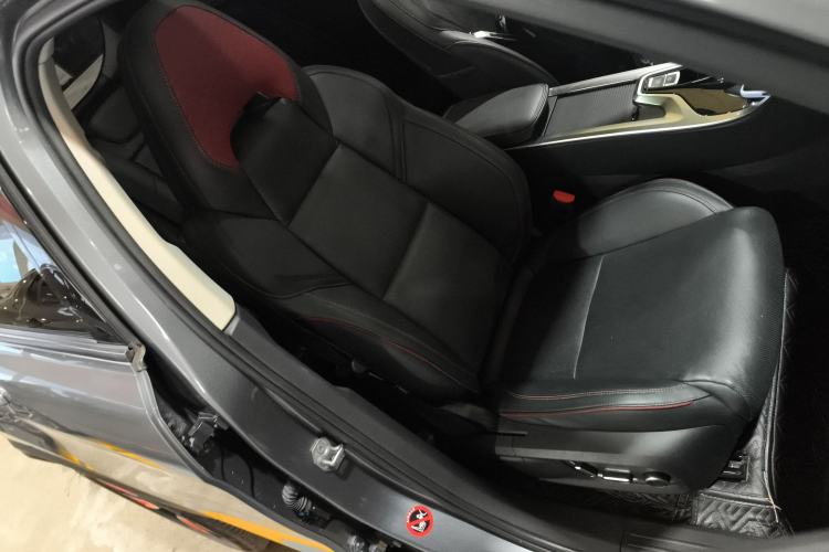 Used Lynk & Co 01 2019 2.0T Two-Wheel Drive Zhaopu Version China VI Standard
