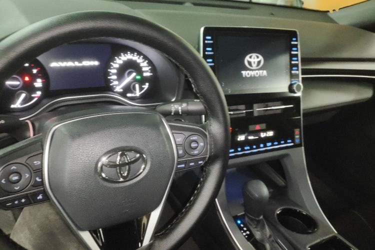 Used Toyota Avalon 2019 2.0L Ambition Edition China VI
