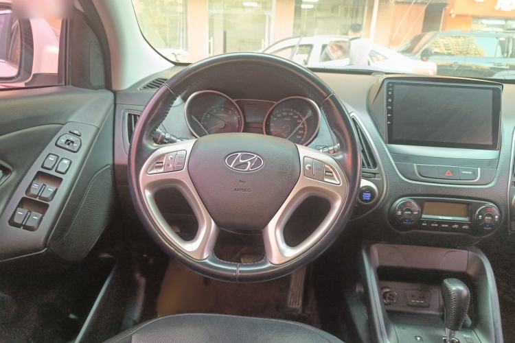 Used Hyundai ix35 2015 2.0L Automatic 2WD Smart Version China V Standard
