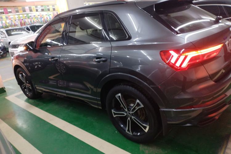 Used Audi Q3 2021 40 TFSI Fashion Dynamic Model
