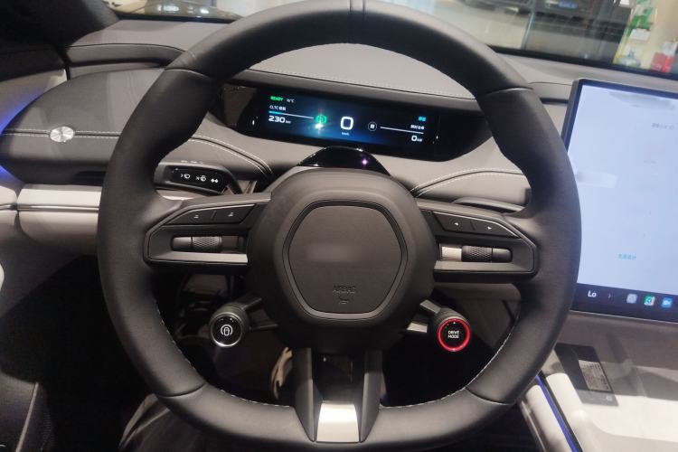 Used  SU7 2024 Rear-Drive Ultra-Long Range Advanced Pro-Level Intelligent Driving Version
