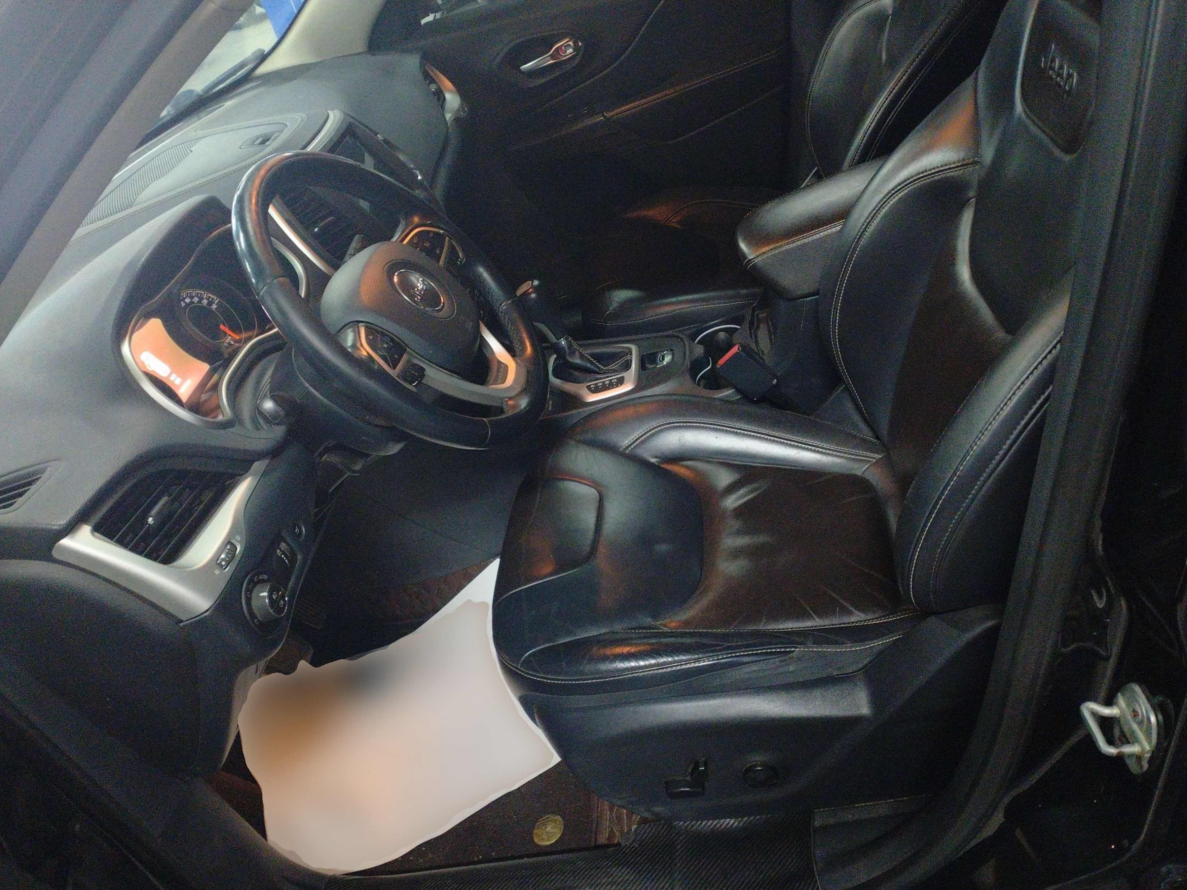 Переднее сиденье в автомобиле