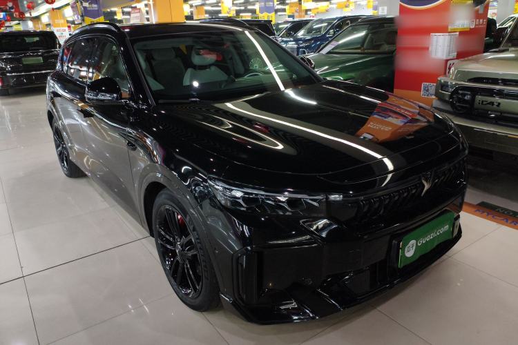 Used VOYAH FREE 2025 318 259 km All-Wheel-Drive Exploration Edition
