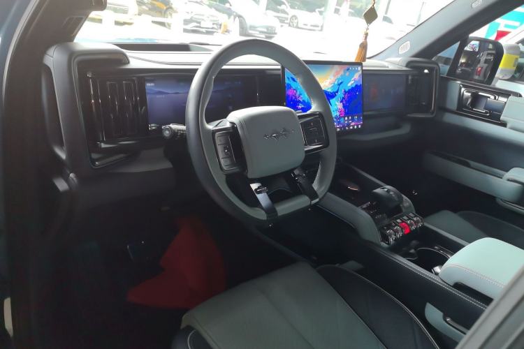 Used  Leopard 5 2023 Navigator Edition
